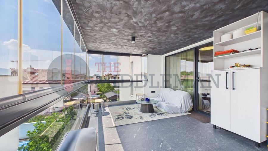 Apartament cu 4 camere semidecomandat, mobilat în Nord