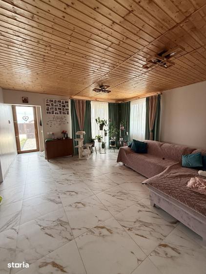 Casă cu 5 camere cu Teren 550 Mp în Tulucești