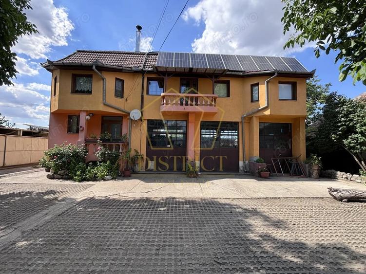 Casă cu 7 camere cu Teren 1323 Mp în Central