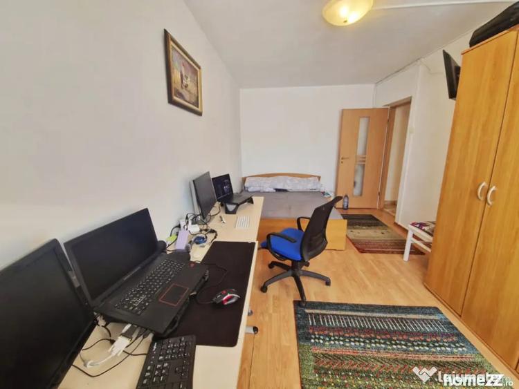 Apartament cu 4 camere decomandat în Central