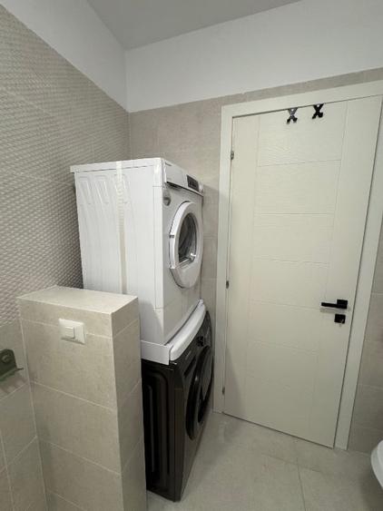 Apartament cu 2 camere decomandat, mobilat în Central