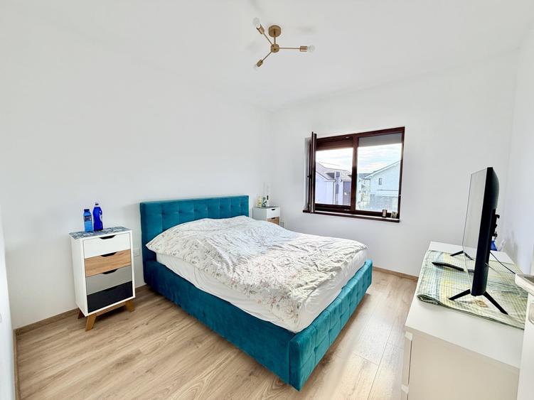 Duplex cu 5 camere cu Canalizare în Moșnița Nouă