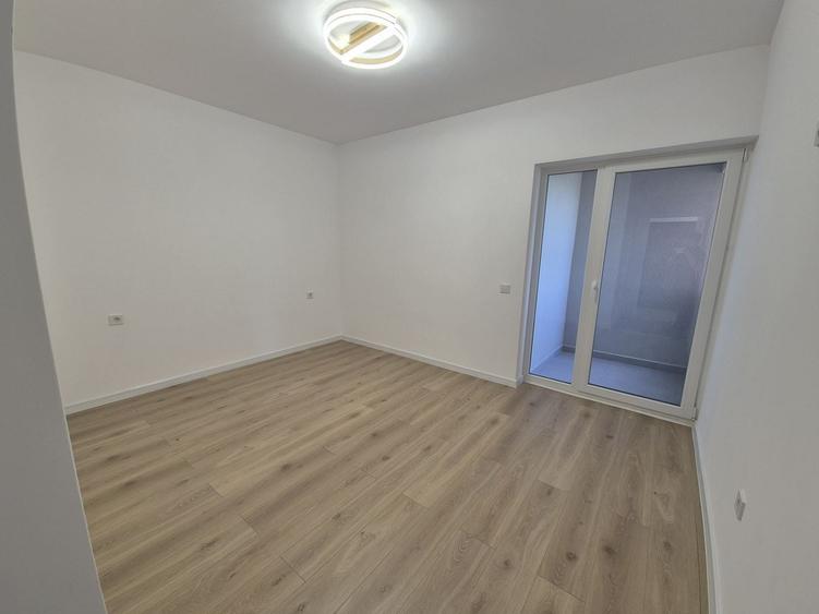Apartament cu 3 camere decomandat în Vest
