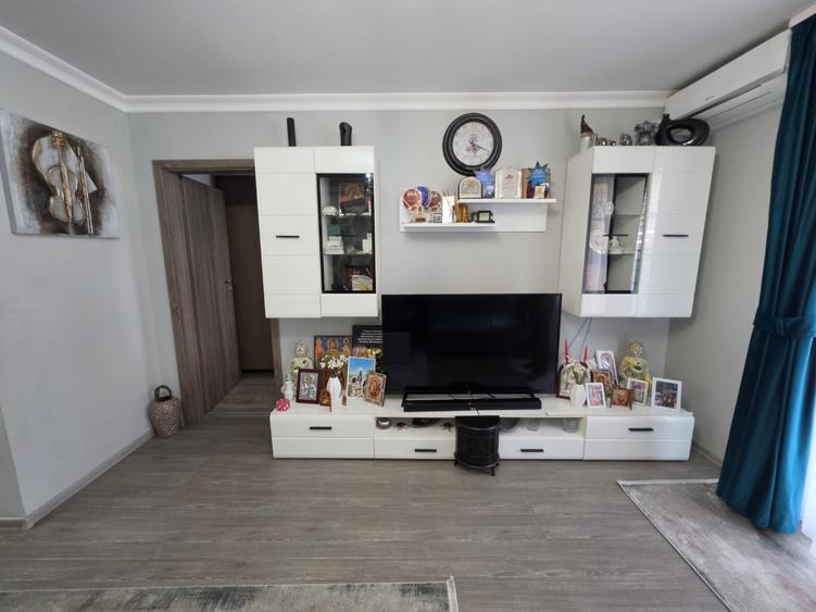 Apartament cu 3 camere semidecomandat, mobilat în 1 Decembrie 1918
