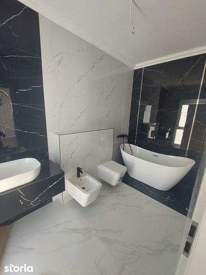 Casă cu 4 camere cu Teren 403 Mp în Central