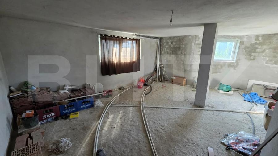 Casă individuală cu 4 camere cu Canalizare în Periferie
