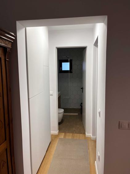 Apartament cu 2 camere semidecomandat, mobilat în Central