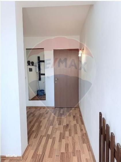 Apartament spatios-3 camere-la curte in Turnisor - 4