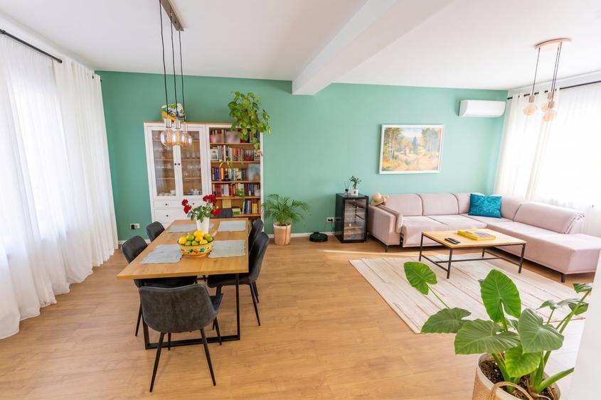 Casă individuală cu 4 camere cu Teren 345 Mp în Tunari
