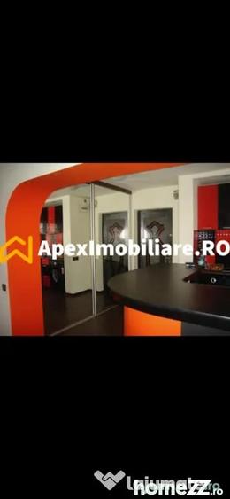 Apartament cu 3 camere semidecomandat, mobilat în Bucur Obor