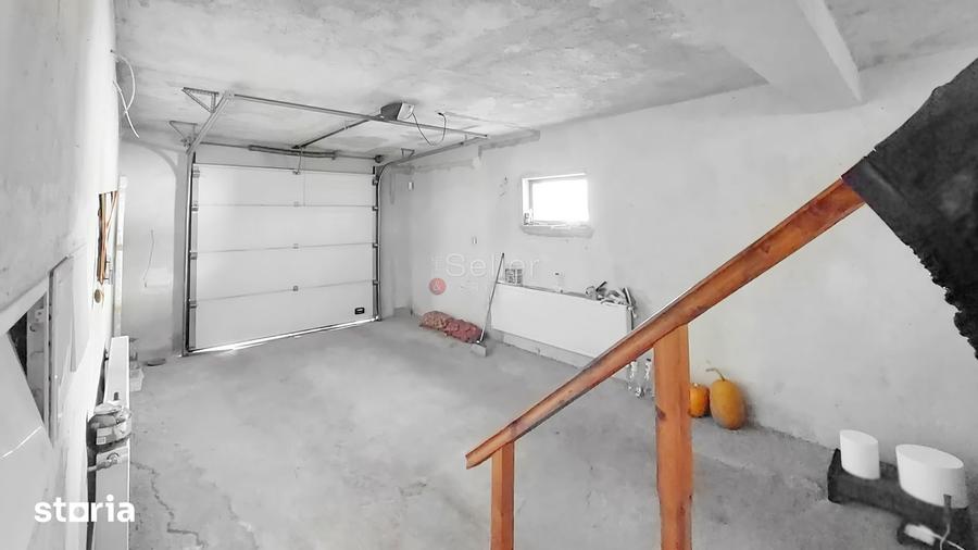 Casă cu 5 camere cu Teren 1500 Mp în Hălchiu