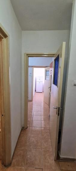 Garsonieră decomandată în Sud