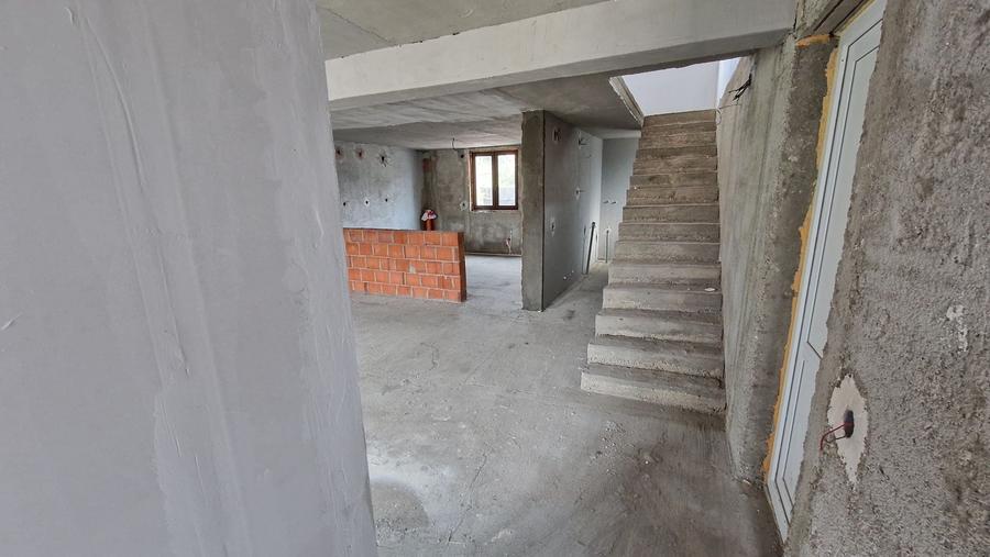 Casă cu 4 camere în Bartolomeu
