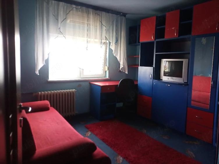 Apartament cu 2 camere decomandat în Girocului