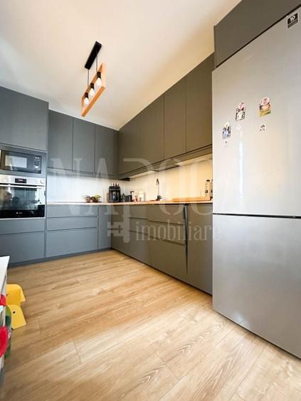 Duplex cu 5 camere cu Canalizare în Iris
