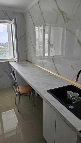 Apartament cu 3 camere decomandat în Tătărași