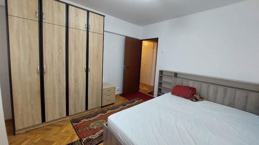 Apartament cu 3 camere semidecomandat, mobilat în Iancului
