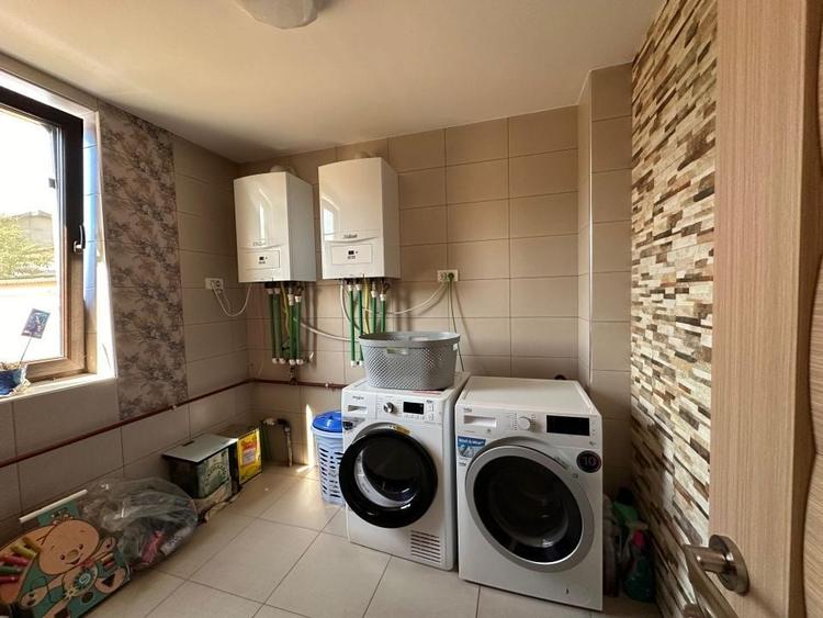 Casă individuală cu 5 camere cu Canalizare în Industriilor