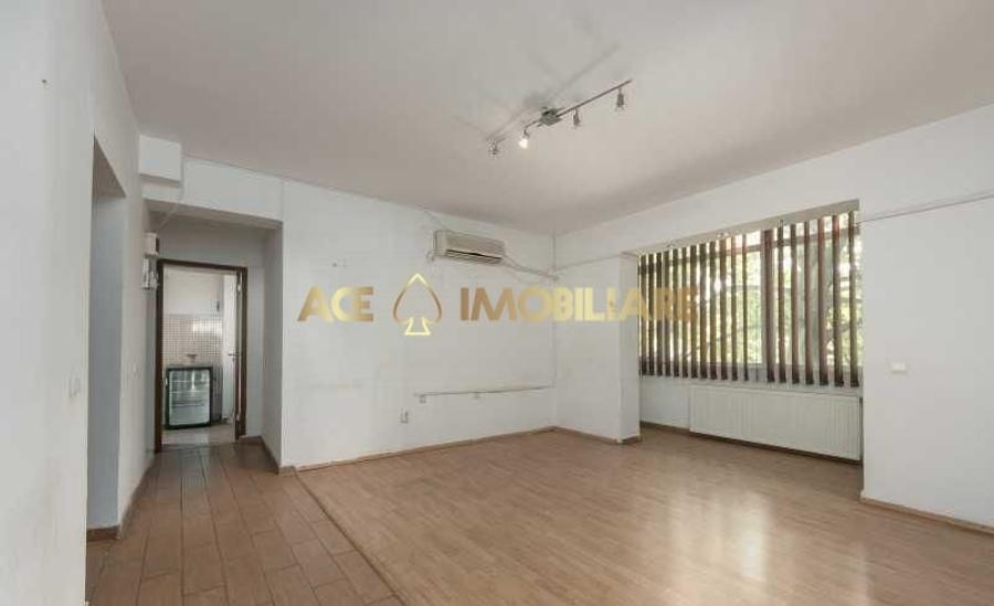 Apartament cu 3 camere decomandat în Mărășești