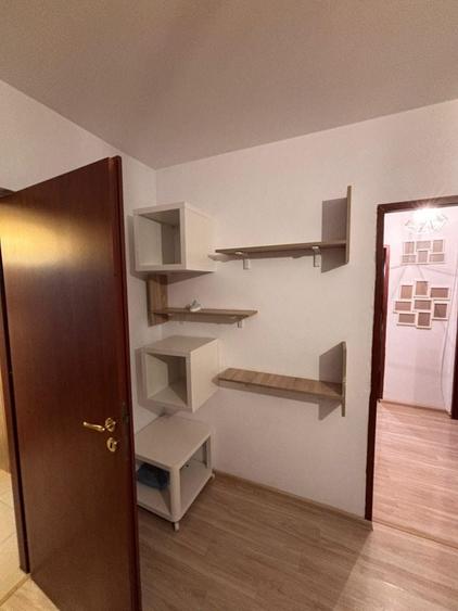 Apartament cu 2 camere decomandat în Titan