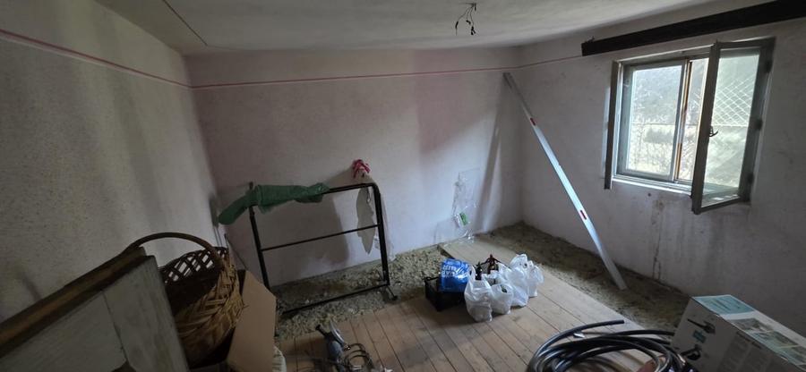 Casă individuală cu 6 camere cu Canalizare în Podari