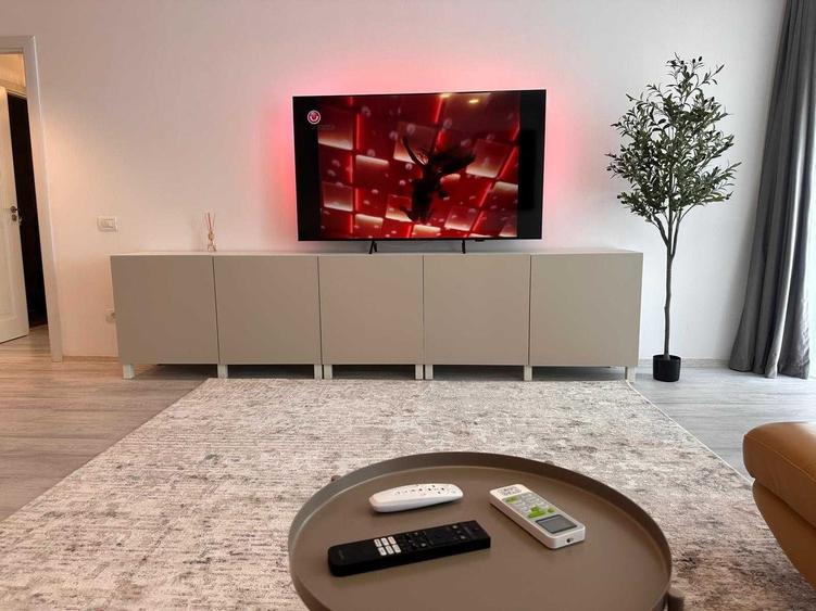 Apartament cu 3 camere semidecomandat în Roșu