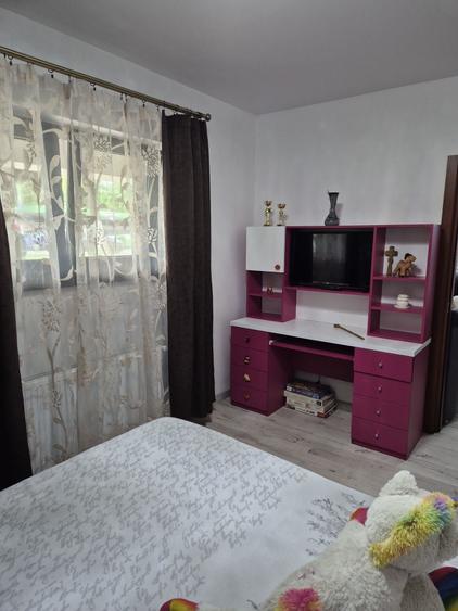 Apartament cu 2 camere semidecomandat în Runcu
