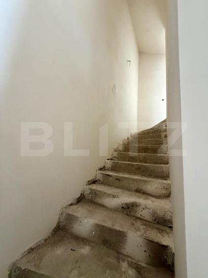 Duplex cu 5 camere cu Canalizare în Dâmbul Rotund