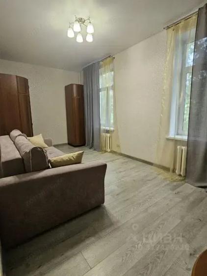 Apartament cu 3 camere decomandat în Lujerului