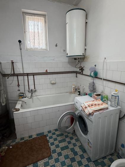 Casă individuală cu 3 camere cu Teren 1501 Mp în Central