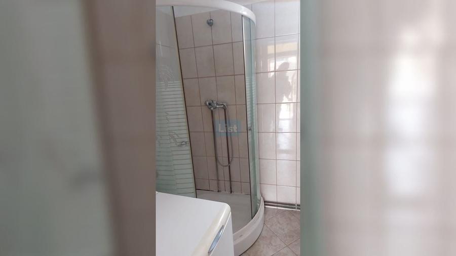Casă cu 3 camere cu Garaj în Mărgău