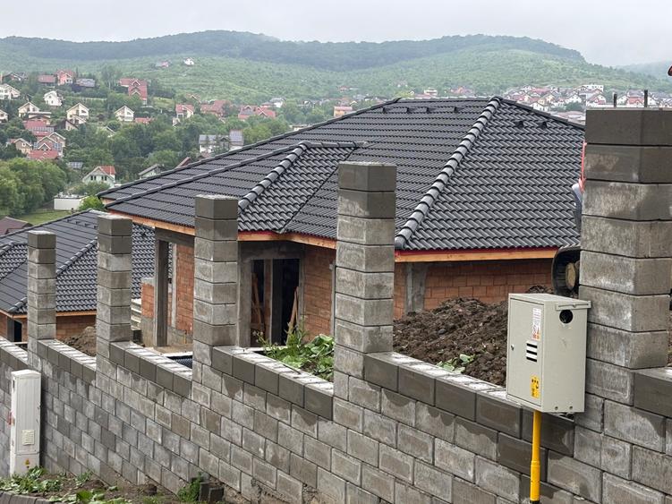 Casă cu 3 camere cu Teren 609 Mp în Livezeni