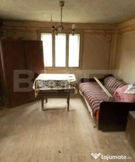 Casă cu 3 camere cu Teren 3000 Mp în Meseșenii de Sus
