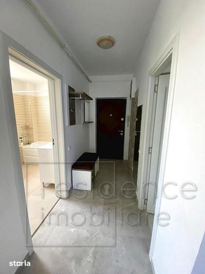 Apartament cu 3 camere semidecomandat în Dâmbul Rotund