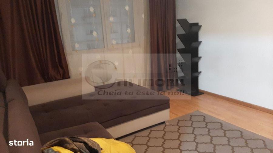 Apartament cu 2 camere semidecomandat, mobilat în Piața Unirii