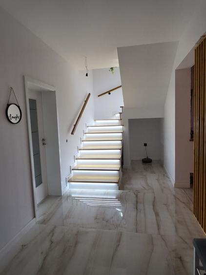Casă cu 4 camere în Luna