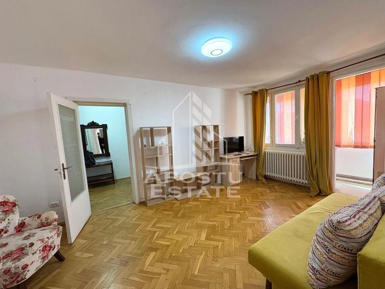 Apartament cu 2 camere semidecomandat, mobilat în Complex Studențesc