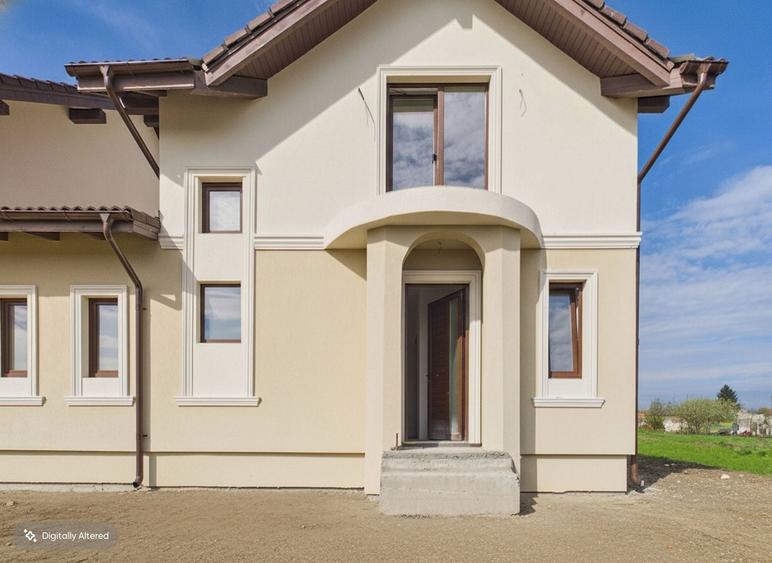Duplex cu 4 camere cu Canalizare în Covaci