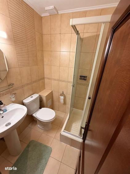 Apartament cu 4 camere decomandat în Palat