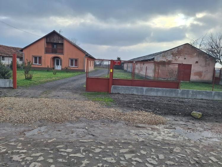 Spațiu industrial, de 735 mp, în Nădlac