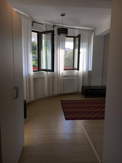 Garsonieră decomandată în Păcii