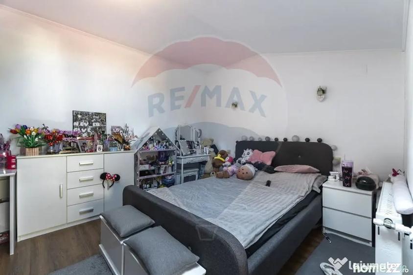 Casă cu 7 camere cu Teren 136 Mp în Schei