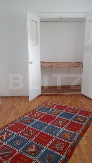 Casă individuală cu 8 camere cu Canalizare în Astra
