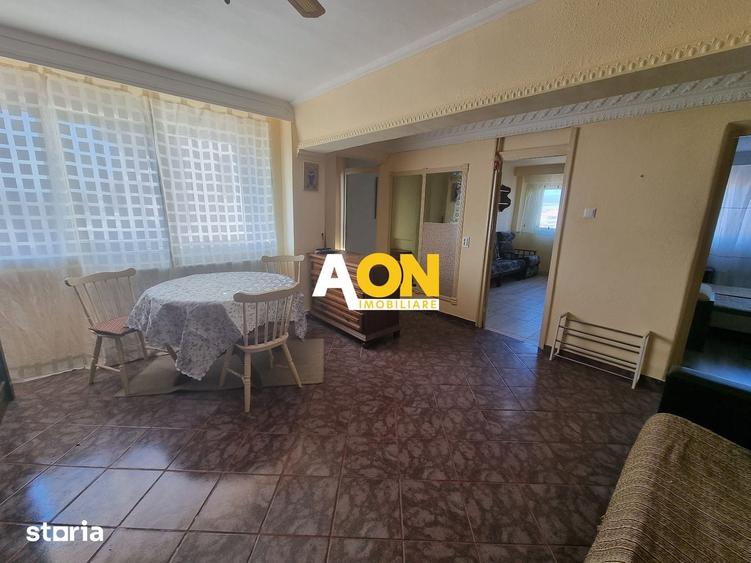 Apartament cu 3 camere decomandat în Cetate