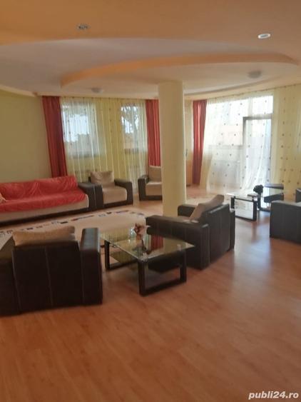 Casă cu 12 camere cu Teren 400 Mp în Micro 17