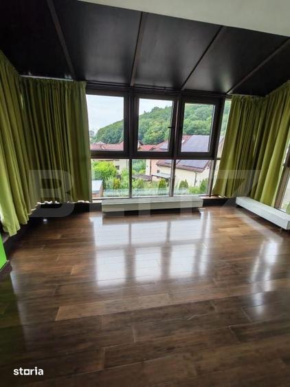 Casă cu 8 camere cu Teren 1000 Mp în Dârste