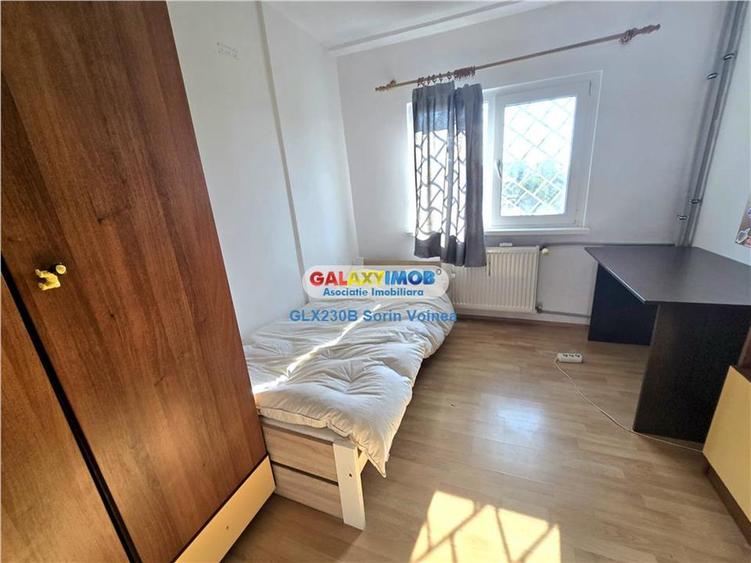 Apartament cu 4 camere decomandat, mobilat în Păcii