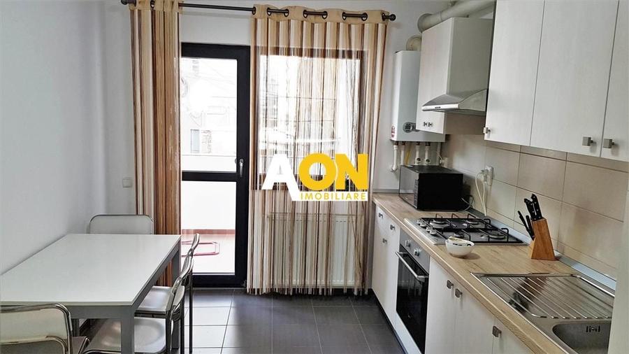 Apartament cu 3 camere decomandat, mobilat în Cetate