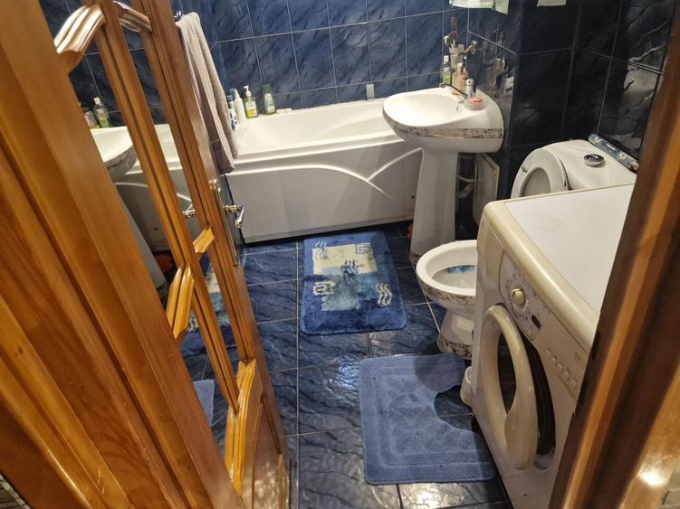 Casă cu 2 camere decomandat în Precista