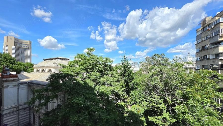 Apartament cu 4 camere decomandat în Universitate